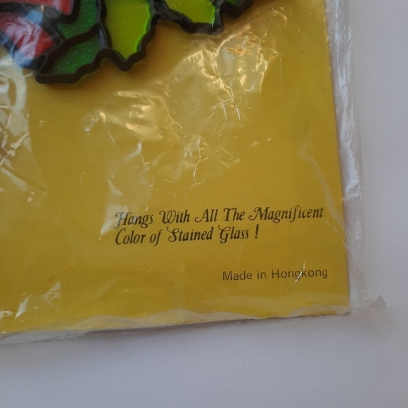 2 Vintage Crystalline acrylic faux stained glass hanging Christmas wreat… - Picture 5 of 9